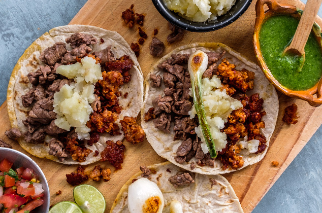 tacos campechanos de chorizo con bistec